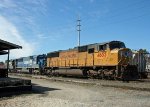 UP 4655 leads NS train 350 through Glenwood Yard